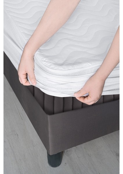 Kapitoneli Çift Kişilik Sıvı Geçirmez Alez Fitted (Geçmeli) Yatak Koruyucu fırsatları