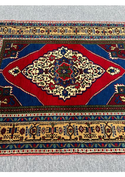 El Dokuma Dekoratif Taşpınar Halısı 134 x 200 Kırmızı Lacivert Yün