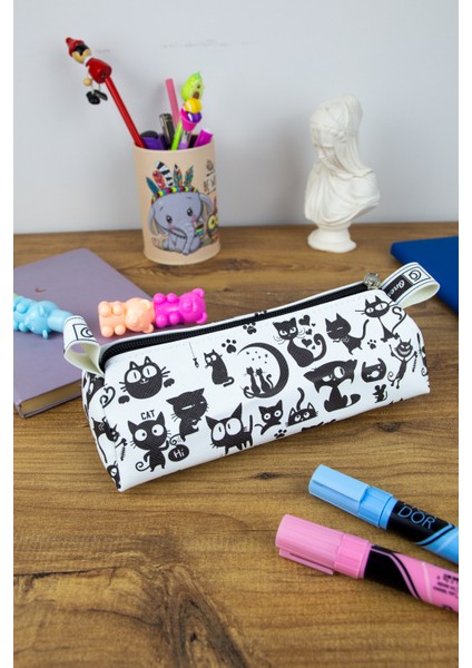 Kalem Kutusu Haylaz Kedi Cute Üçgen Tasarım Vegan Deri (Kalemlik ve Makyaj Çantası))