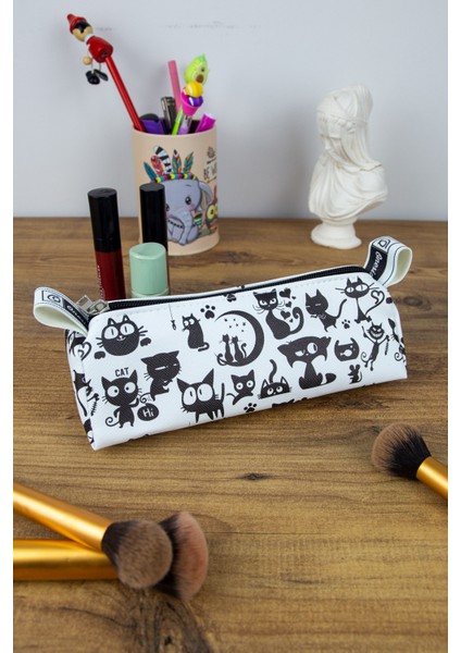 Kalem Kutusu Haylaz Kedi Cute Üçgen Tasarım Vegan Deri (Kalemlik ve Makyaj Çantası)) fiyatları