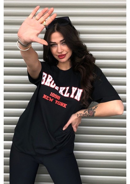 Siyah Kadın Brooklyn Baskılı Oversize T-Shirt