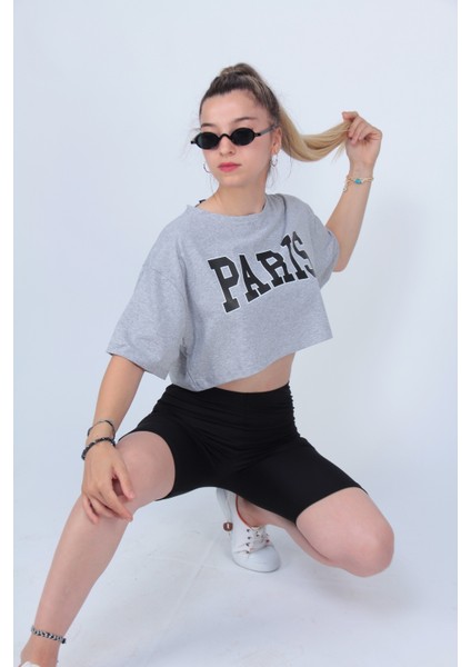 Kadın Gri Paris Baskılı Crop T-Shirt