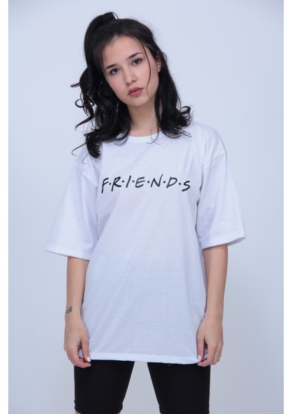 Kadın Beyaz Friends Oversize Salaş Kesim Tişört