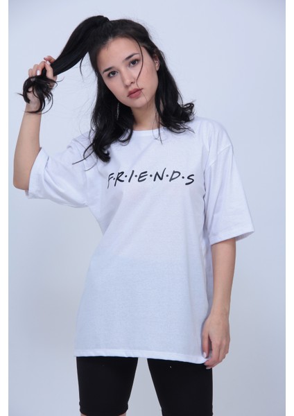 Kadın Beyaz Friends Oversize Salaş Kesim Tişört