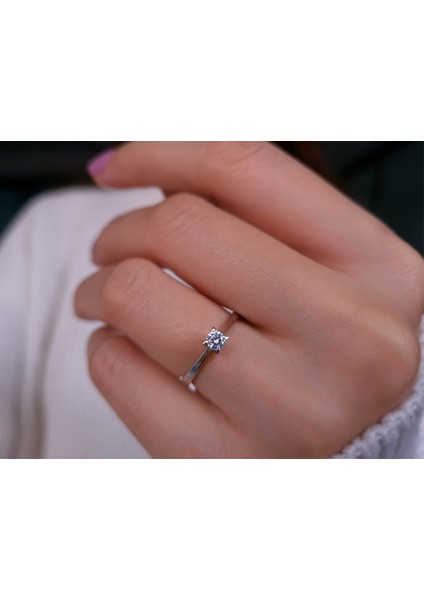 G Renk 0,18 Karat Pırlanta Tektaş Yüzük 0417R0015