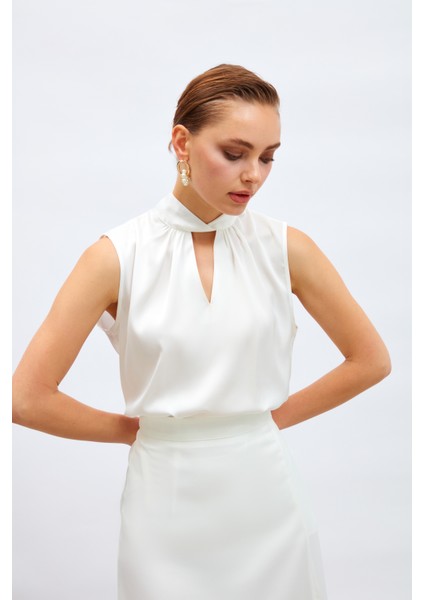 Yaka Detaylı Saten Bluz - Ekru fiyatları