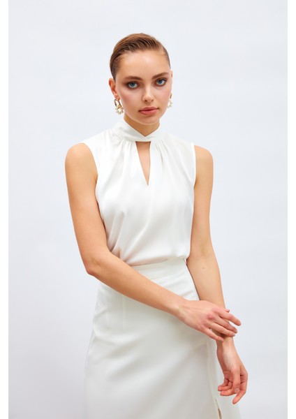 Yaka Detaylı Saten Bluz - Ekru modelleri