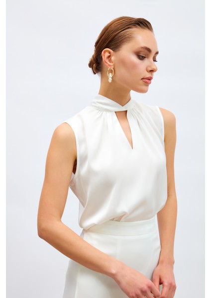 Yaka Detaylı Saten Bluz - Ekru fırsatları
