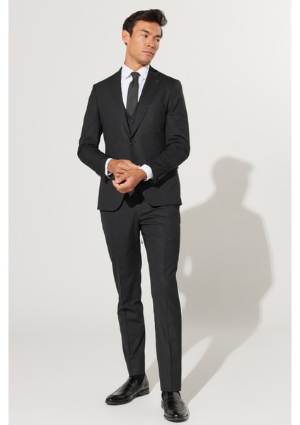 ALTINYILDIZ CLASSICS Erkek Siyah Slim Fit Dar Kesim Mono Yaka Armürlü Yelekli Takım Elbise modelleri