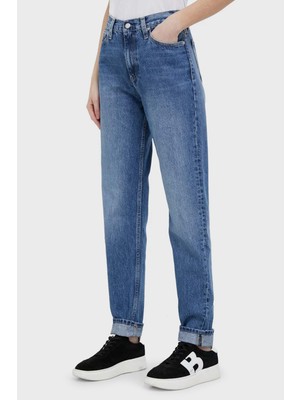 Calvin Klein Pamuklu Yüksek Bel Mom Jeans J20J2216821A4 Bayan Kot Pantolon J20J221682 1A4