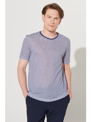 ALTINYILDIZ CLASSICS Erkek Beyaz-Lacivert Slim Fit Dar Kesim Bisiklet Yaka Çizgili Tişört