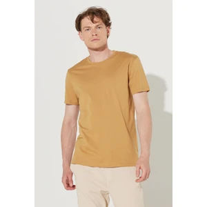 Altınyıldız Classics Erkek Hardal Slim Fit Dar Kesim %100 Pamuk Bisiklet Yaka Tişört