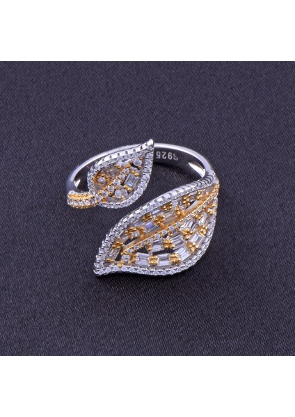 Taşlı Yaprak Model Gümüş-Sarı Bayan 925 Ayar Yüzük (Zrk 2160) 3.8 gr