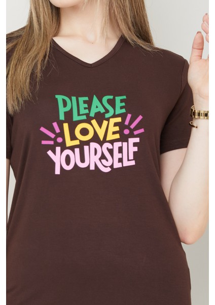 Kadın Please Love Yourself Baskılı V Yakalı T-Shirt