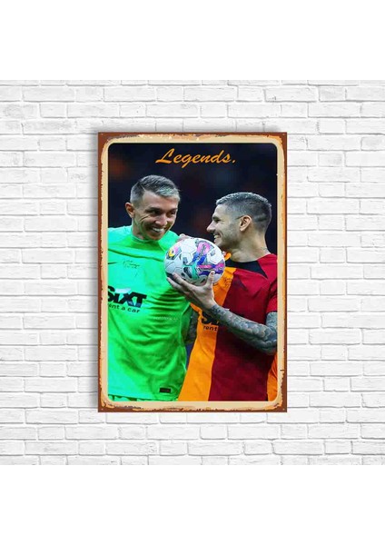 Trend Poster Mauro Icardi ve Muslere Legends Efsaneler Sarı Kırmızı Retro Ahşap Poster