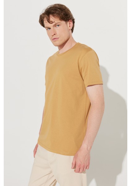 Erkek Hardal Slim Fit Dar Kesim %100 Pamuk Bisiklet Yaka Tişört indirimleri