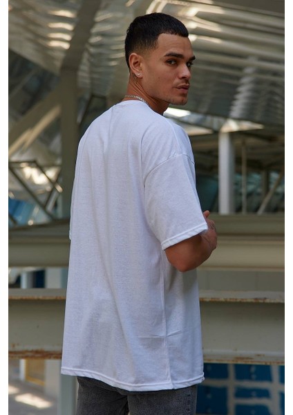 Erkek Oversize Beyaz T-Shirt
