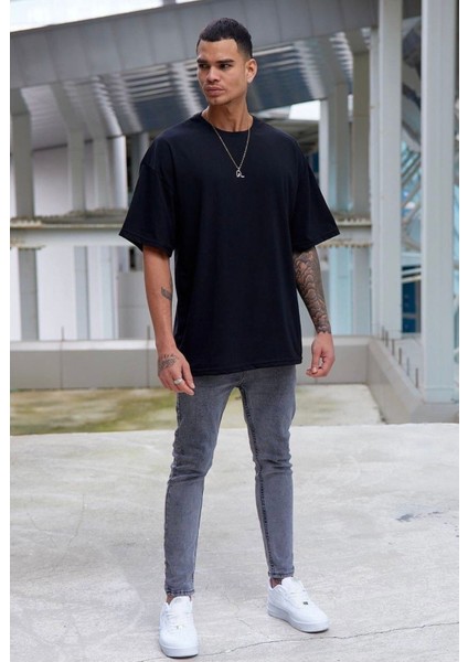 Erkek Oversize Siyah T-Shirt