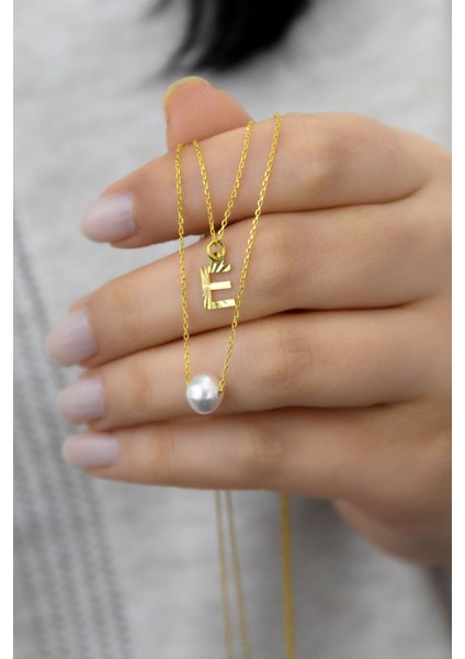 925 Ayar Gümüş Altın Kaplama Kristal Kesim Harf ve Inci Asansörlü Kolye