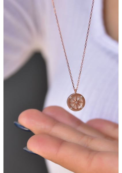 925 Ayar Gümüş Rose Kaplama Taşlı Pusula Kadın Kolye fırsatları