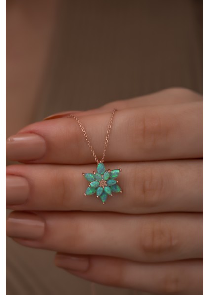 Yeşil Opal Taşlı 925 Ayar Gümüş Lotus Kolye fiyatları