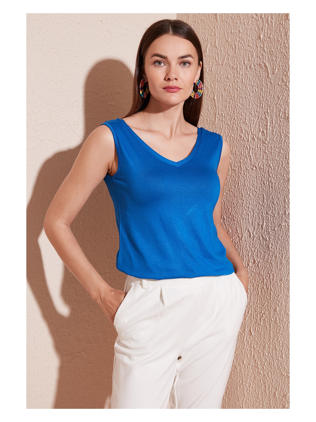 Lela V Yaka Kalın Askılı Kadın Bluz 5864384 - Görsel 2