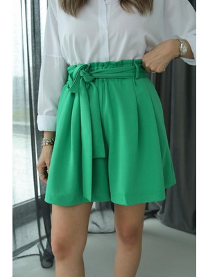 Havoş Yeşil Kuşaklı Şort