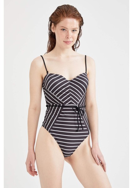 Kalp Yaka Geometrik Desenli Mayo U3111AZ21SM fiyatları