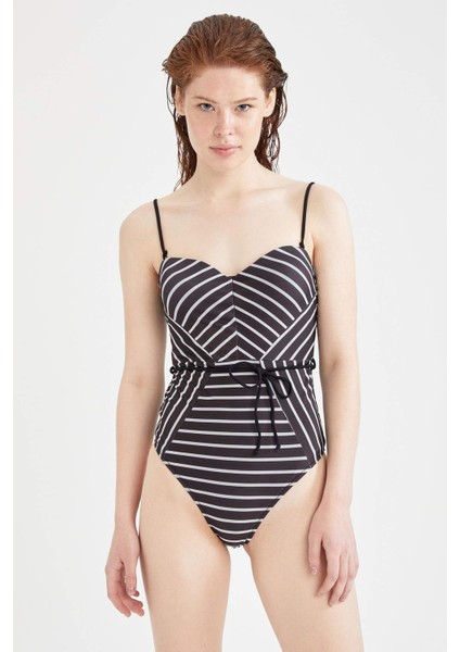 Kalp Yaka Geometrik Desenli Mayo U3111AZ21SM modelleri