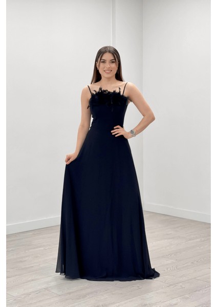 Şifon Kumaş Tüy Detaylı Sırt Dekolteli Abiye Elbise - Siyah