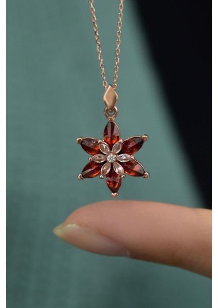 925 Ayar Gümüş Rose Kaplma Tepelikli Kırmızı Lotus Kolye fiyatları