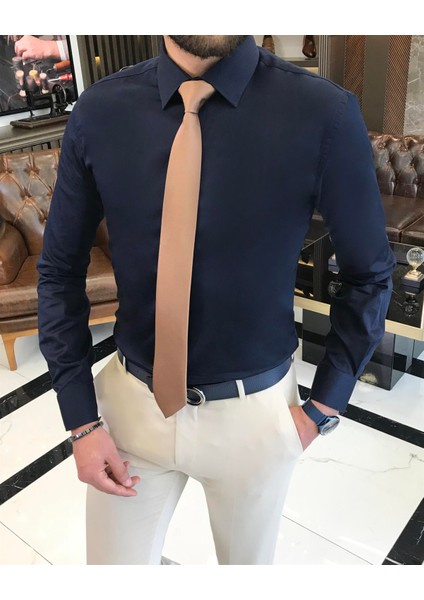 İtalyan stil slim fit saten pamuk erkek kravat yaka gömlek lacivert T9423