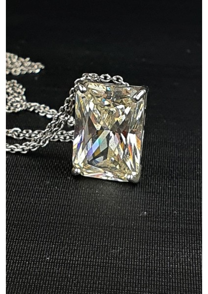 Sky Diamond Baget Taşlı Tek Taş Kolye