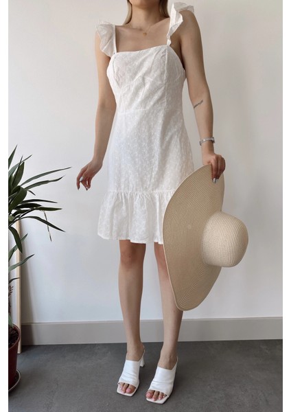 Kadın Beyaz Ince Askılı, Kare Yaka, Dantel/güpür Desen, A-Line Kalıp/kesim, Midi Fisto Elbise fiyatları