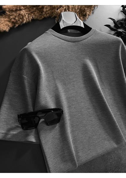 Long Fit Dokulu Basic T-Shirt Gri fırsatları