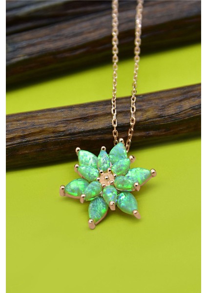 Kadın Yeşil Opal Taşlı Lotus Gümüş Kolye