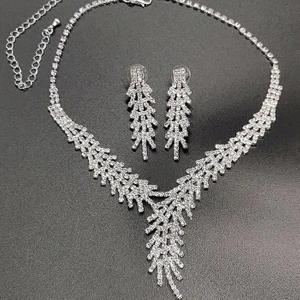 Düğün Nişan Kına Damla Taşlı Bayan Kolye Küpe Set EG89