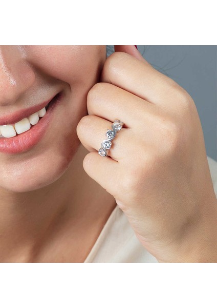 Starlight Diamond Pİrlanta Montür Asimetrik 925 Ayar Gümüş Kadın Beştaş Yüzük fiyatları