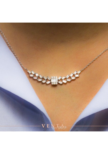 0,66 Karat Baget Pırlanta Kolye fiyatları