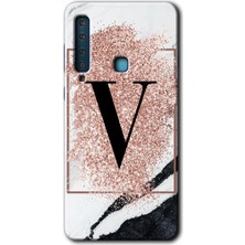 Gramaphone Galaxy A9 2018 Kılıf Hd Desen Baskılı Arka Kapak - Pembe Mermer Desenli V Harfi