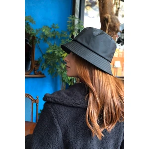 Su Geçirmez Siyah Şapka