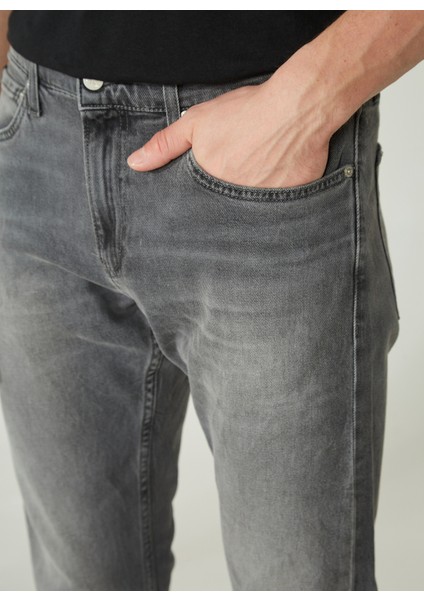Normal Bel Normal Gri Erkek Denim Pantolon J30J3228241BZ_SLIM fırsatları