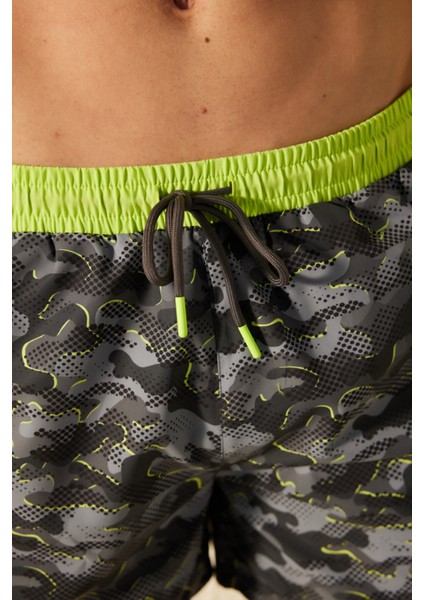 Kamuflaj Erkek Deniz Şortu fırsatları