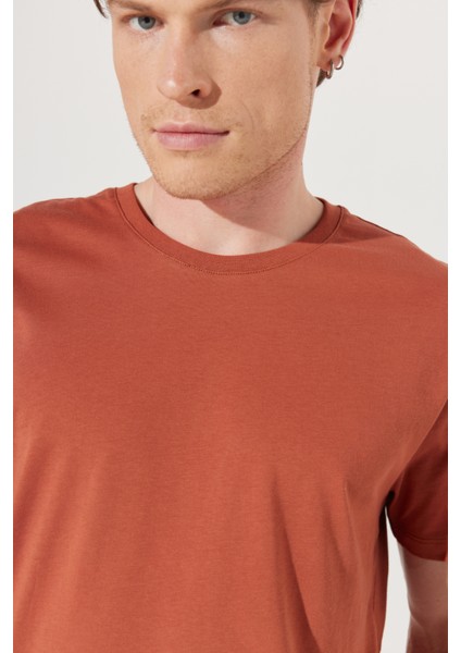 Erkek Açık Kahve Slim Fit Dar Kesim %100 Pamuk Bisiklet Yaka Tişört modelleri