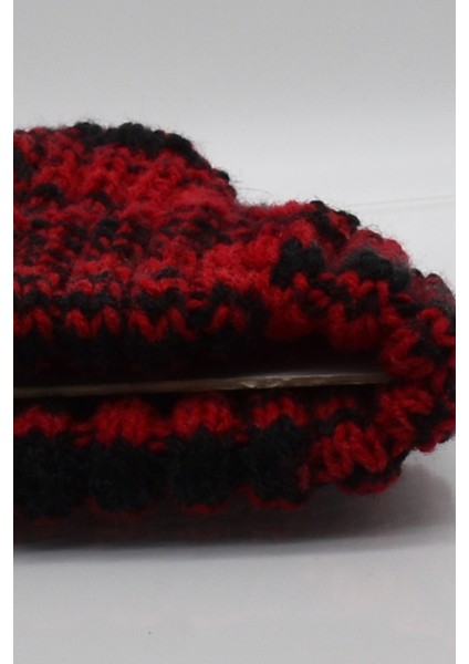 Kadın Kısa Kışlık Bere Siyah-Kırmızı fiyatları