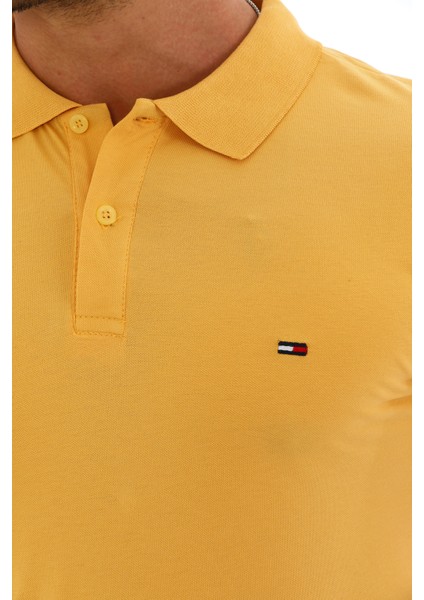 Erkek Hardal Pamuklu Likralı Kısa Kollu Ön Düğmeli Nakışlı Polo Yaka T-Shirt