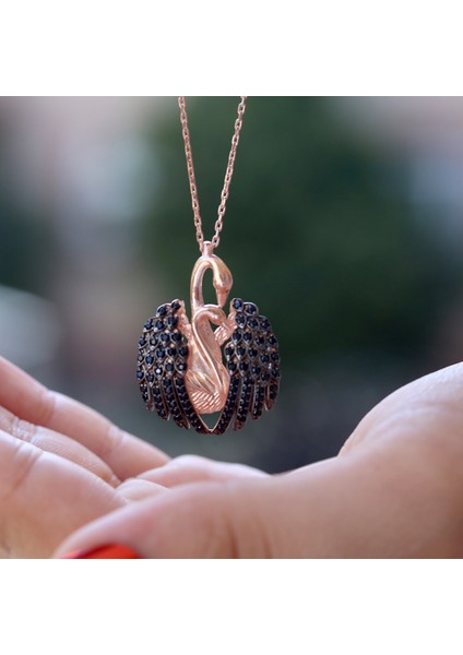 Siyah Taşlı Aşık Kuğu Gümüş Kolye