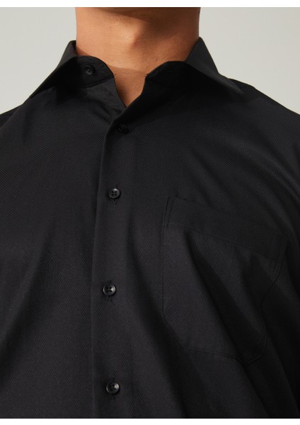 Regular Fit Klasik Yaka Armürlü Siyah Erkek Gömlek GM2025000220 fırsatları