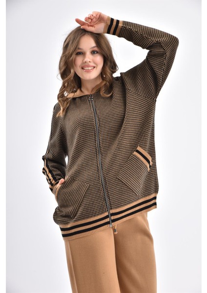 Kadın Kapşon Detay Ikili Takım Bisküvi modelleri