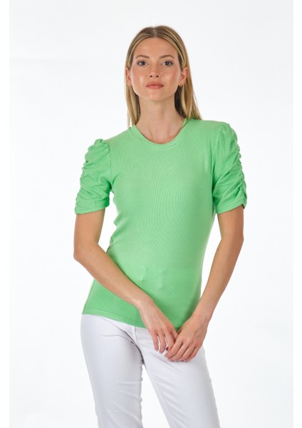 Minimalist Büzgülü Kol Kısa T-Shirt - Günlük Kombinler